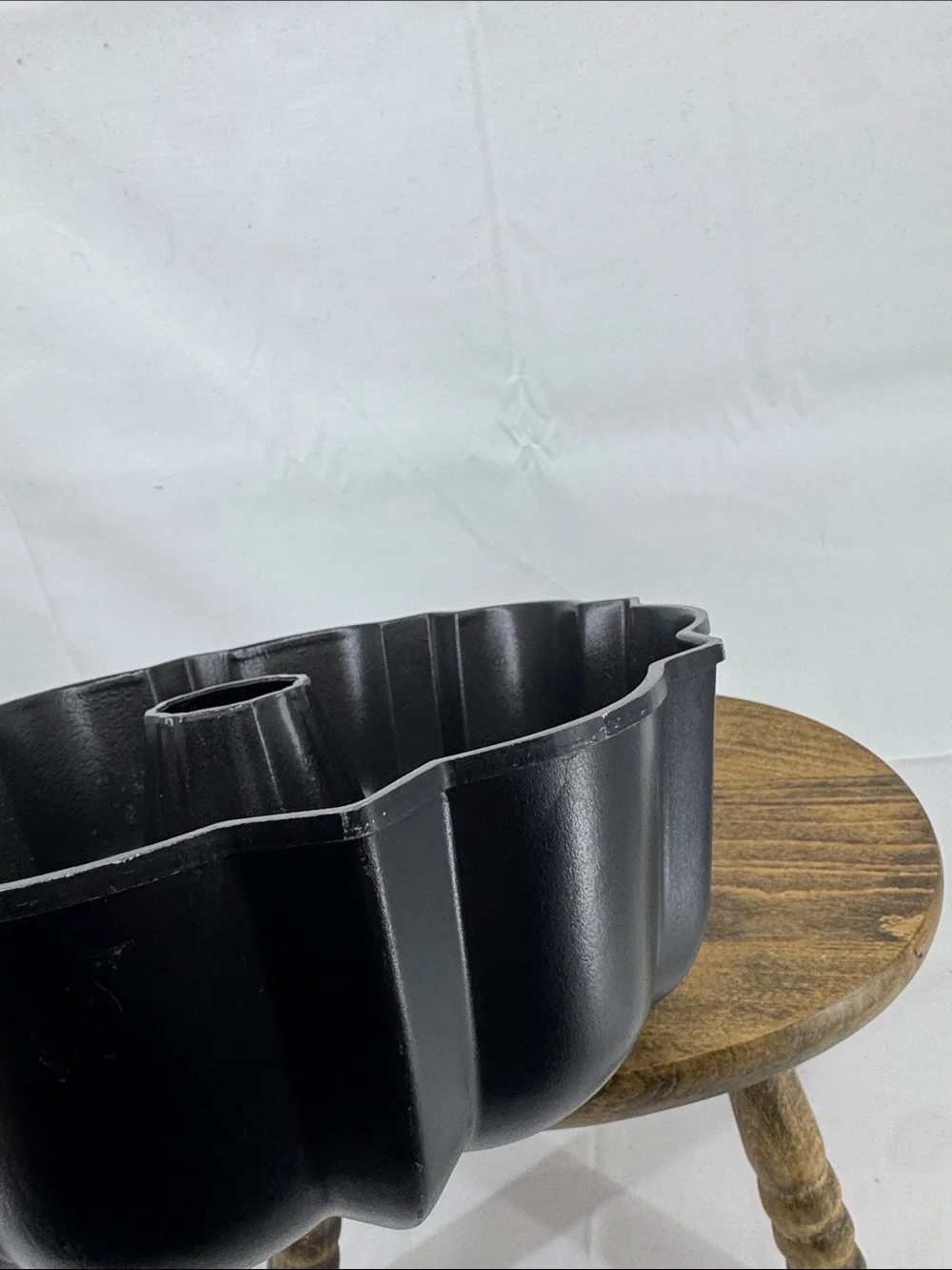 NordicWare Classic 12 Cup Black Nonstick Bundt Cake Pan